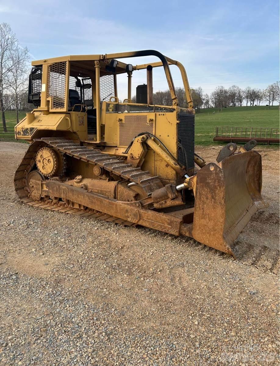 CAT D6M XL 履帶推土機