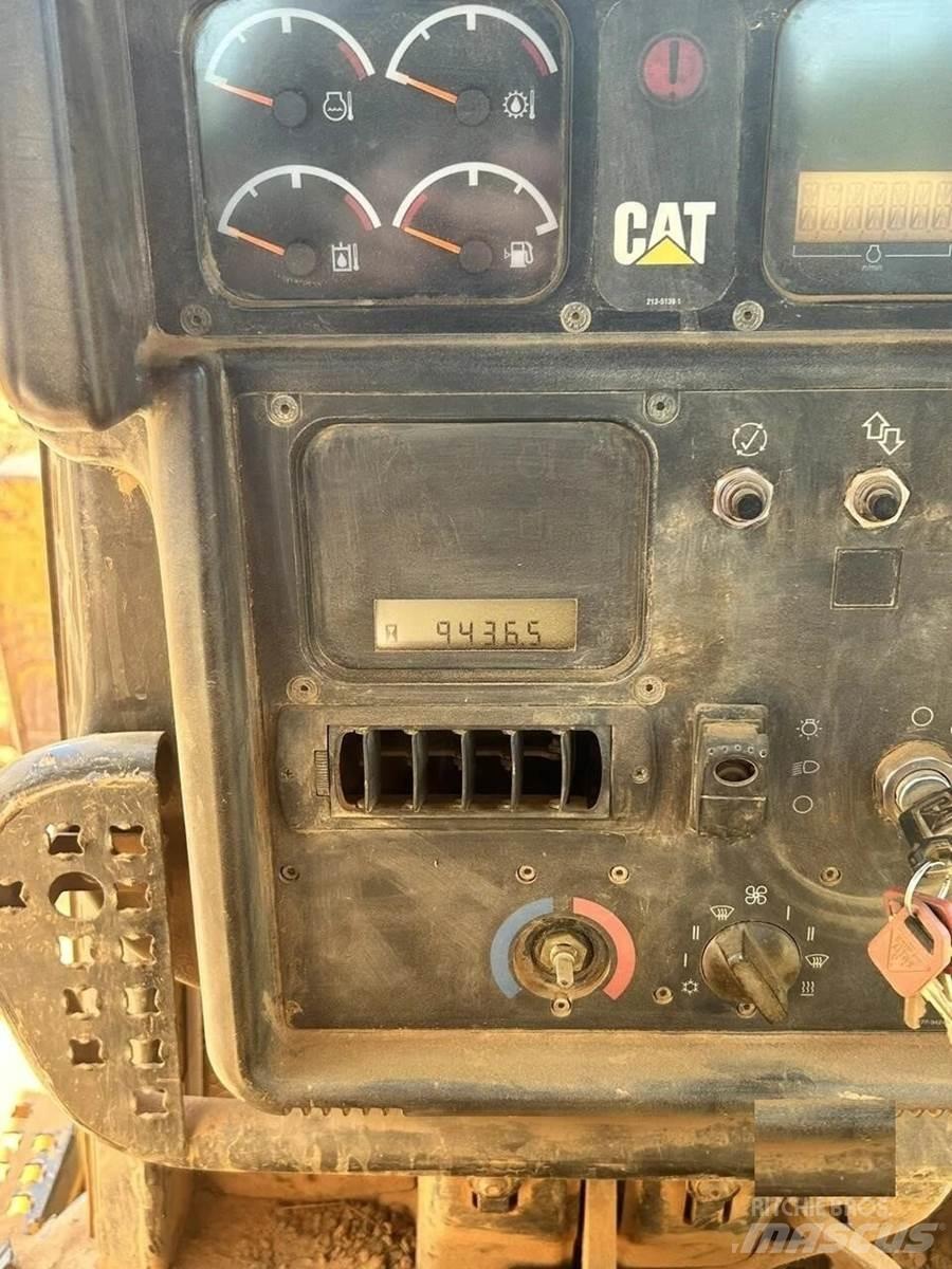 CAT D6N XL 履帶推土機