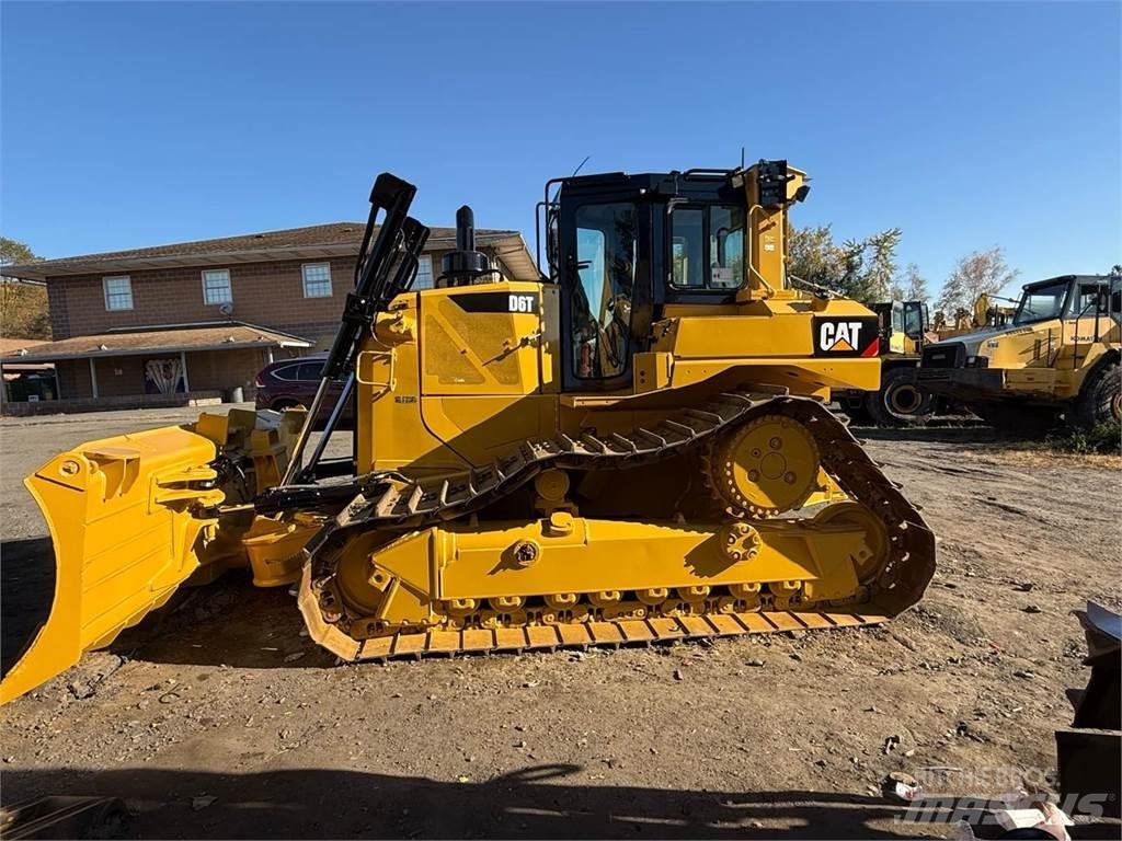 CAT D6T 履帶推土機