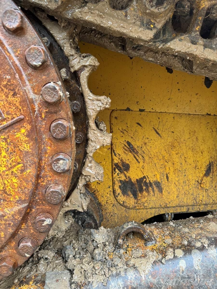 CAT D6T XL 履帶推土機