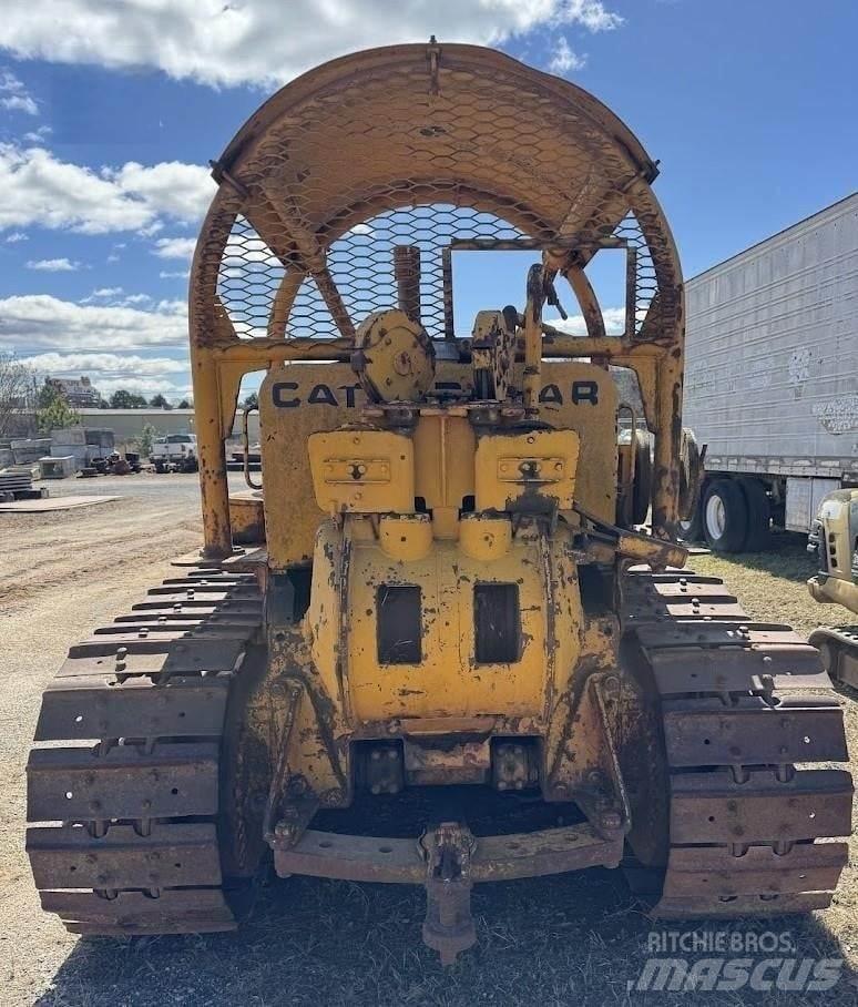 CAT D7 履帶推土機