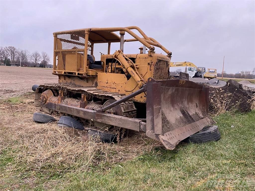 CAT D7E 履帶推土機
