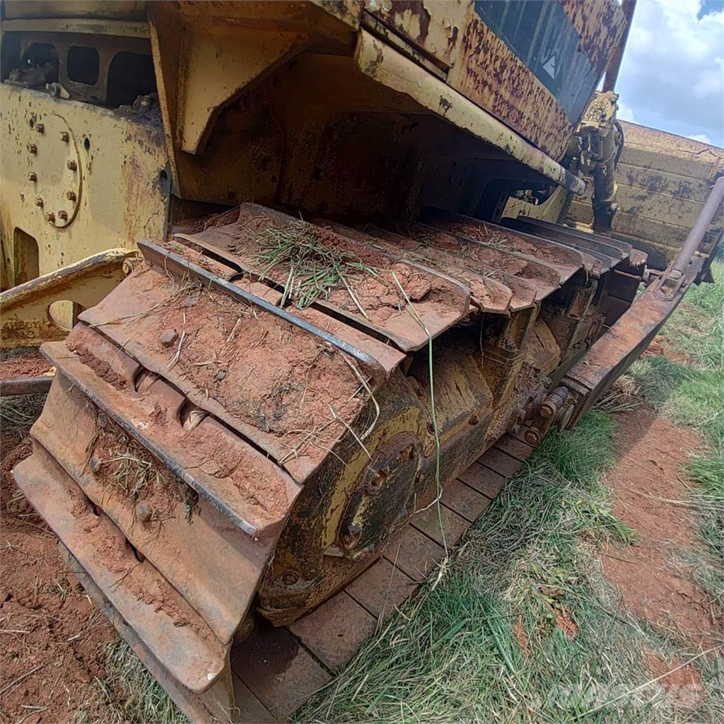 CAT D7E 履帶推土機