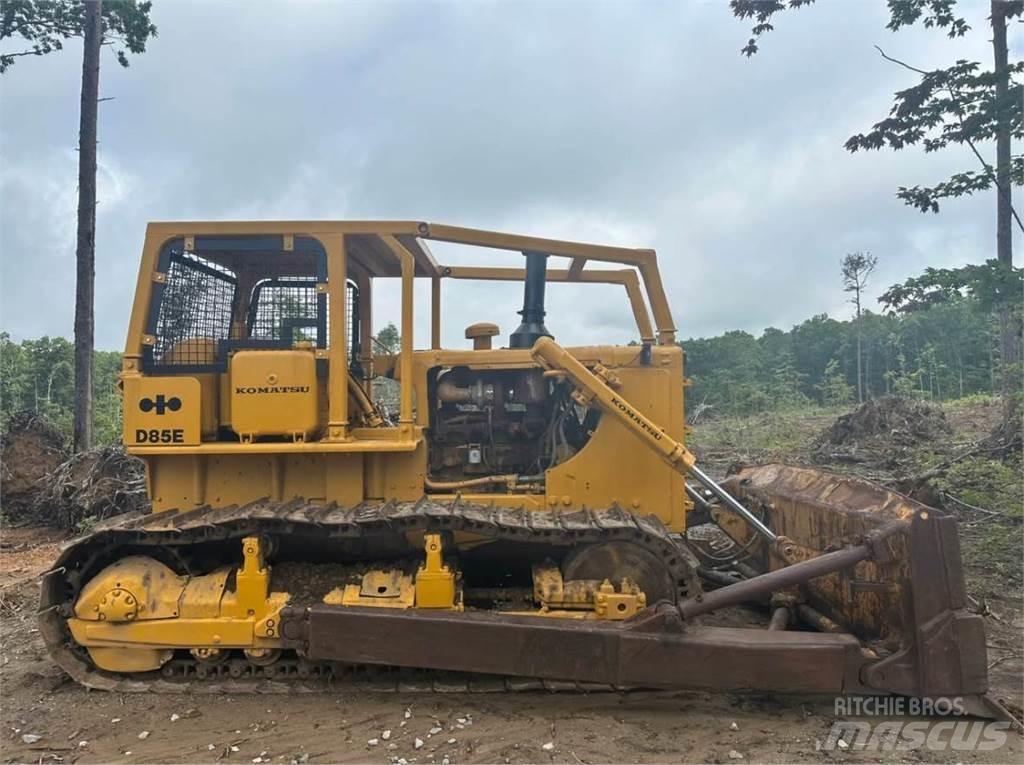 CAT D85E 履帶推土機