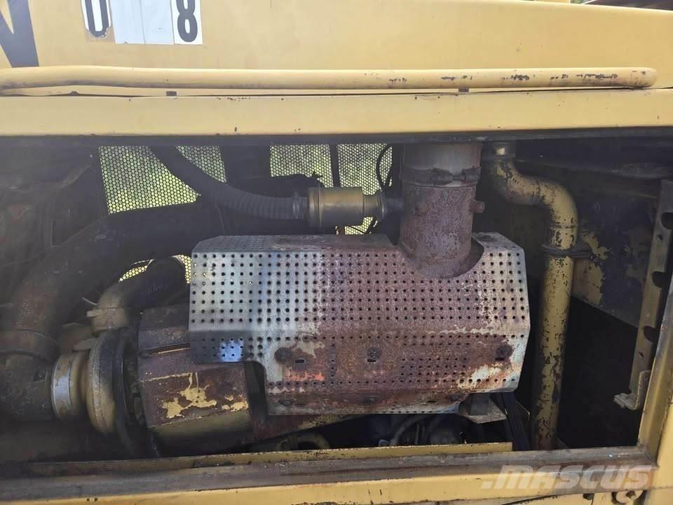 CAT D8N 履帶推土機