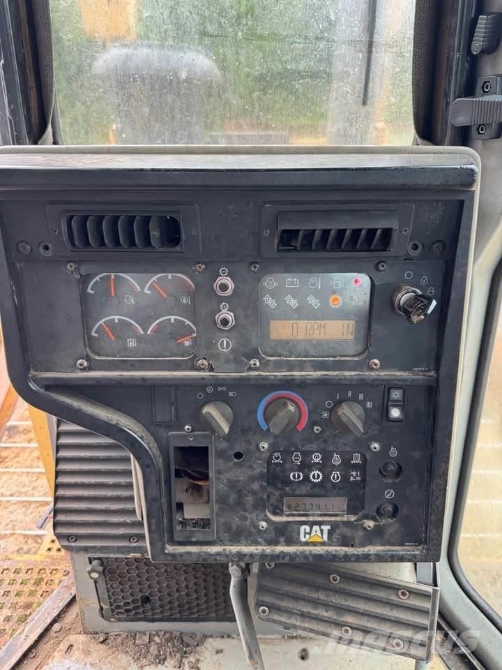 CAT D8R 履帶推土機