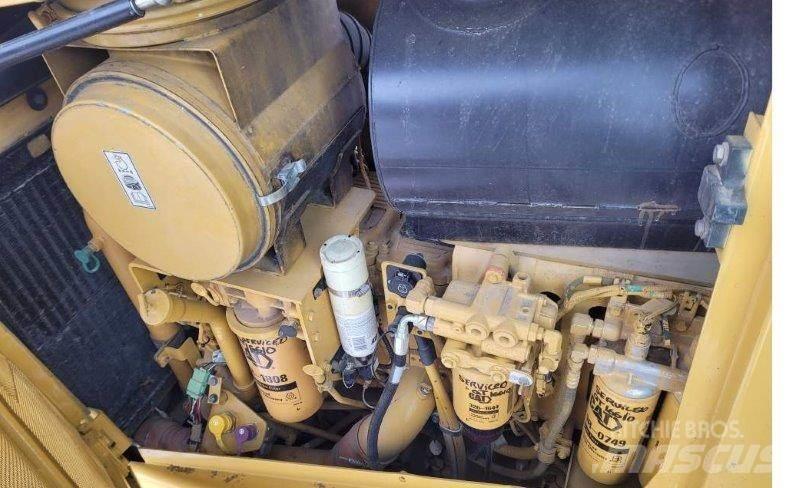 CAT D8T 履帶推土機