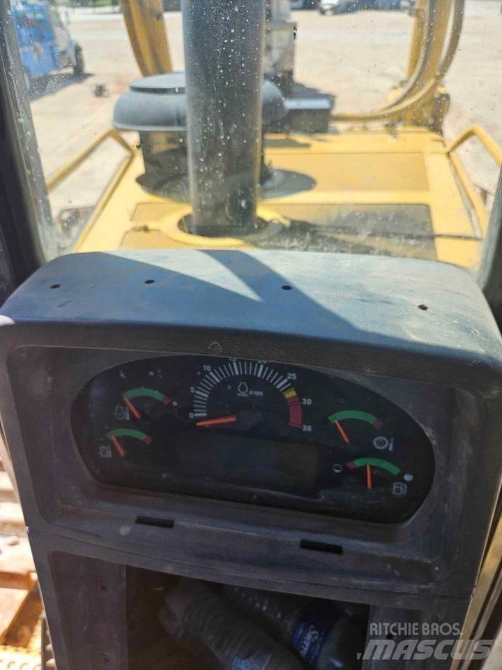 CAT D8T 履帶推土機