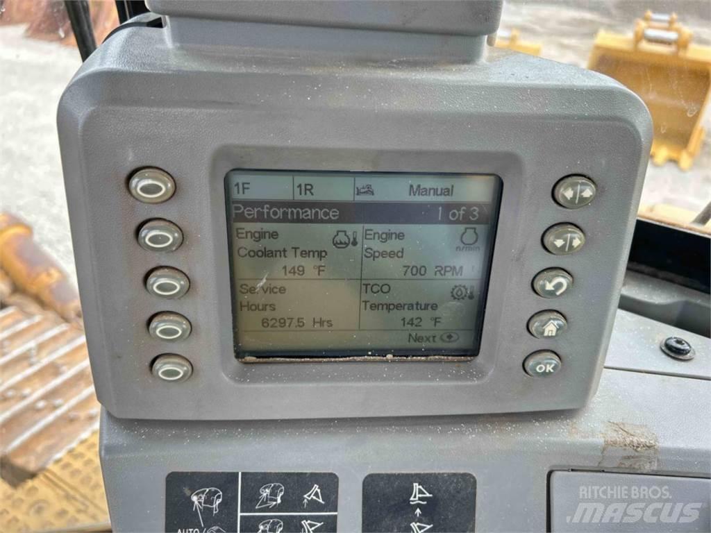 CAT D8T 履帶推土機