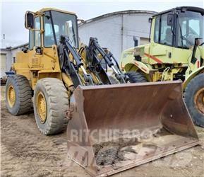 CAT IT18B 輪胎式裝載機