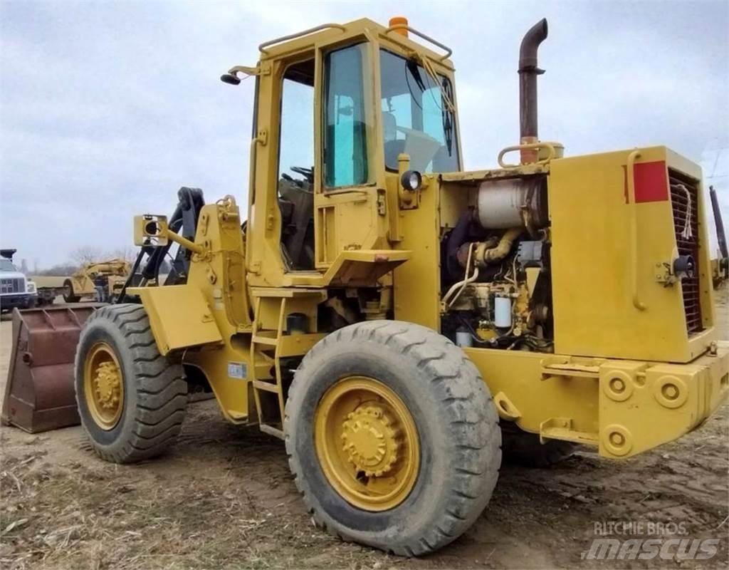 CAT IT18B 輪胎式裝載機