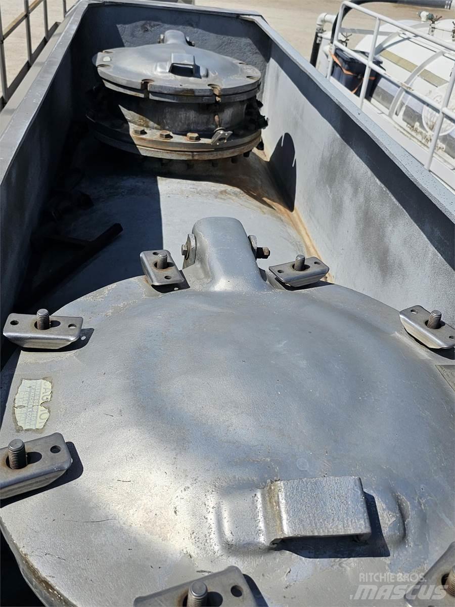  Comptank 罐體拖車