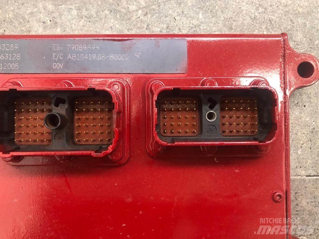 Cummins ISX 電子設備