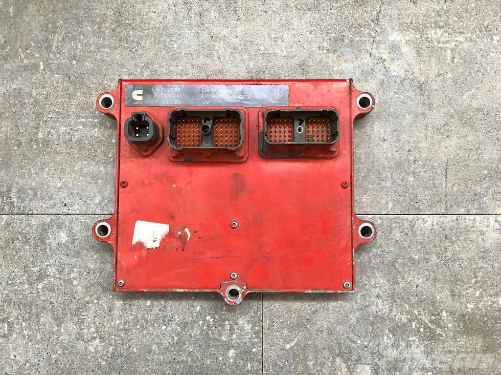 Cummins ISX 電子設備