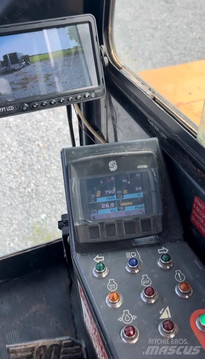 Finn T120 裝料斗、鼓風機和升降機