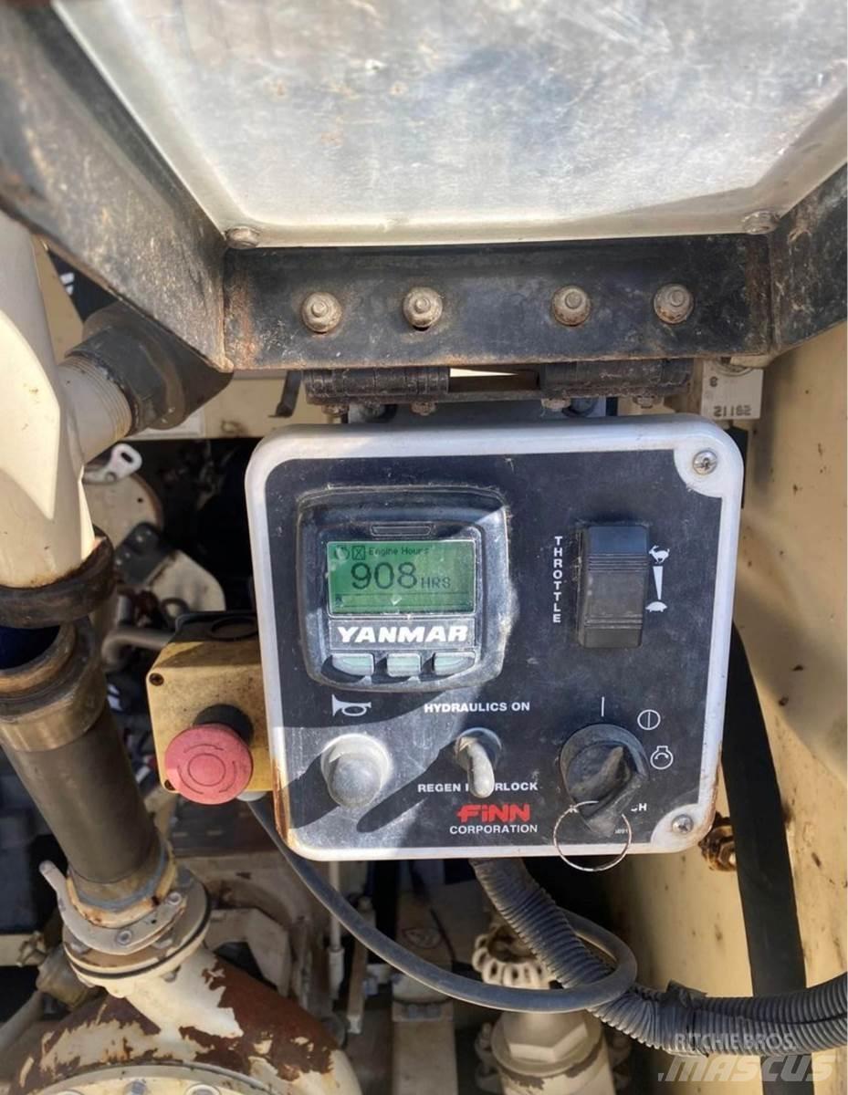 Finn T120 裝料斗、鼓風機和升降機