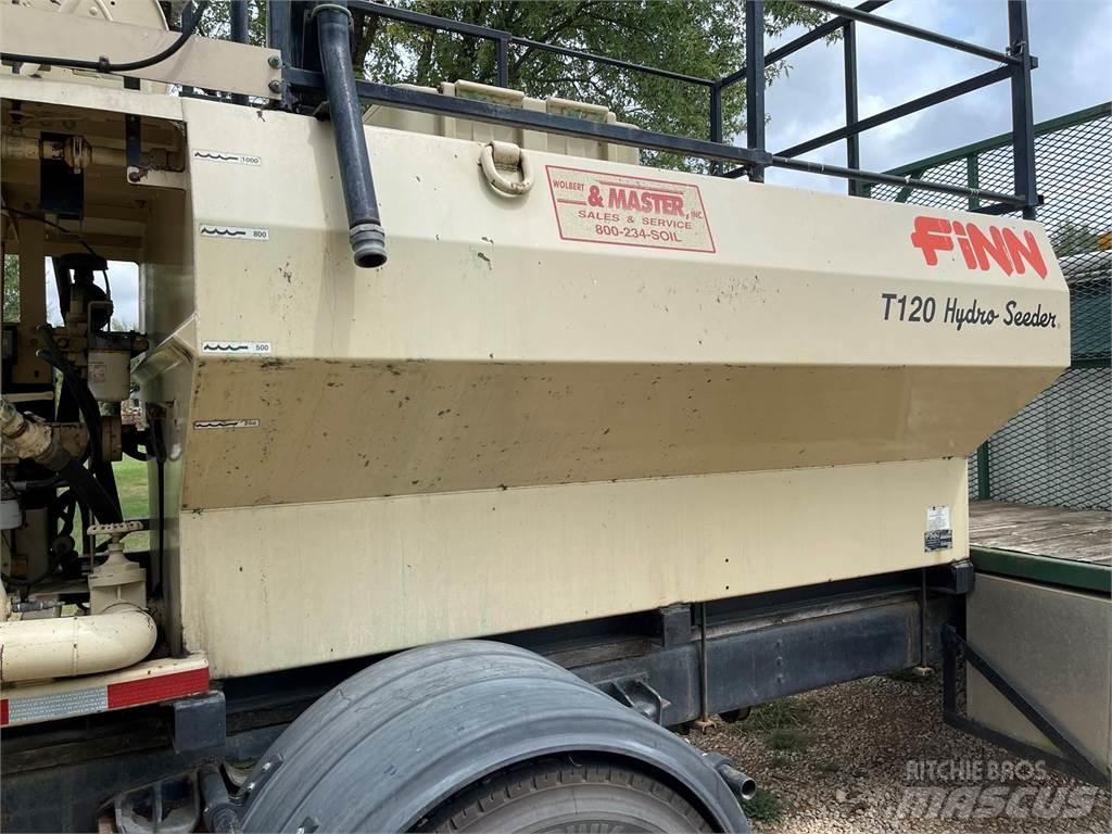 Finn T120 裝料斗、鼓風機和升降機