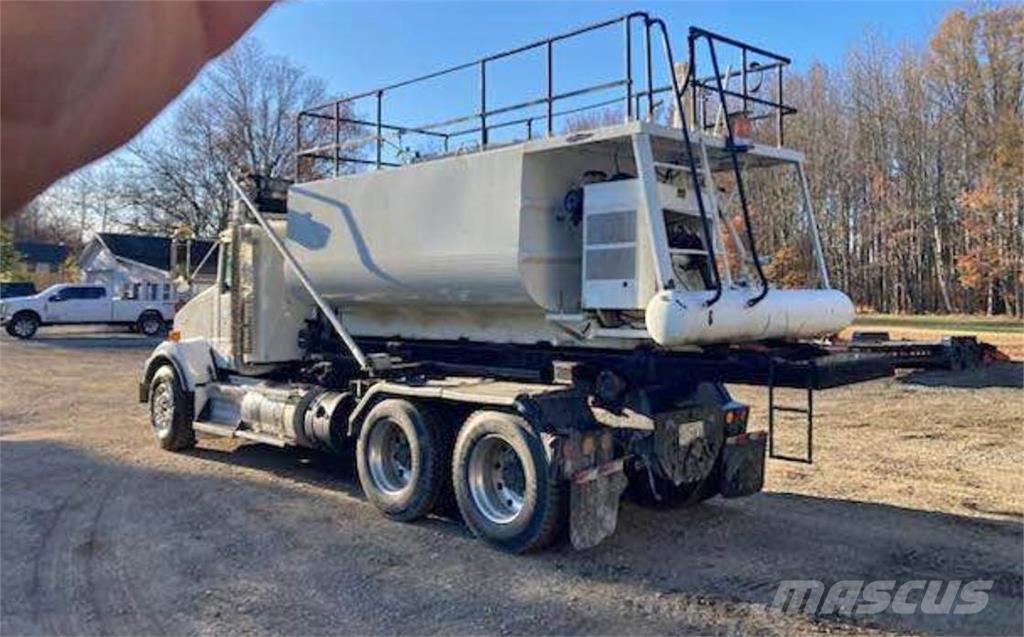 Finn T240 裝料斗、鼓風機和升降機