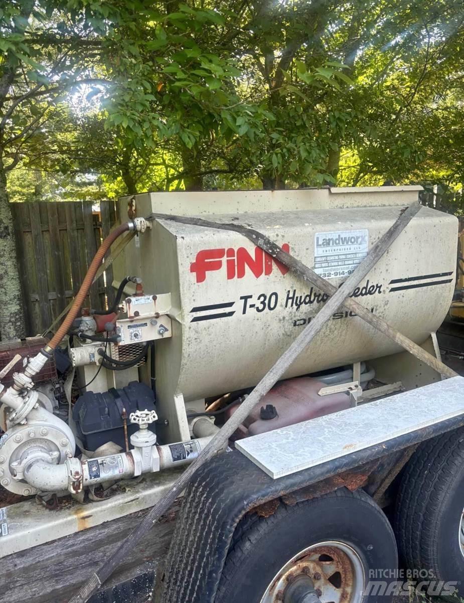 Finn T30 裝料斗、鼓風機和升降機