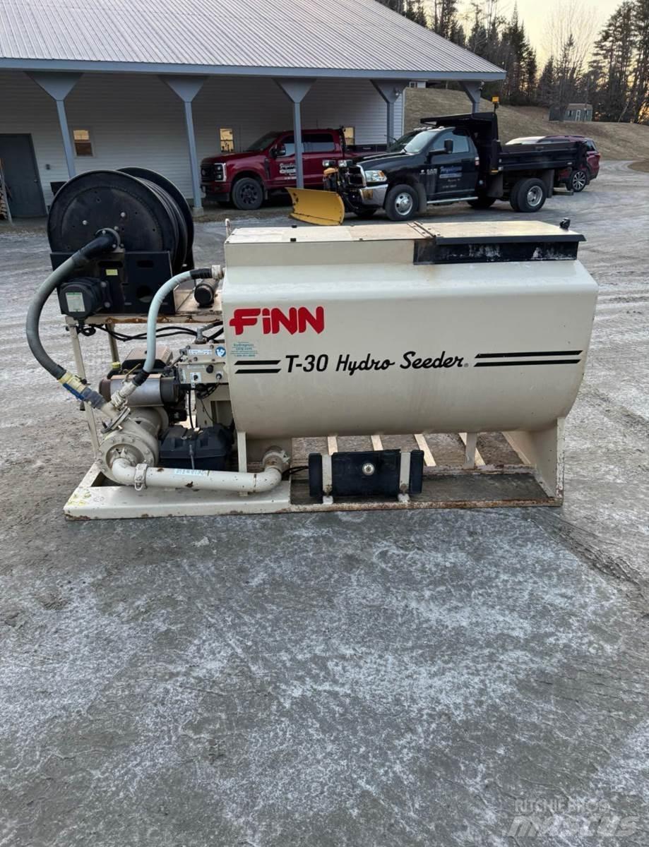 Finn T30 裝料斗、鼓風機和升降機