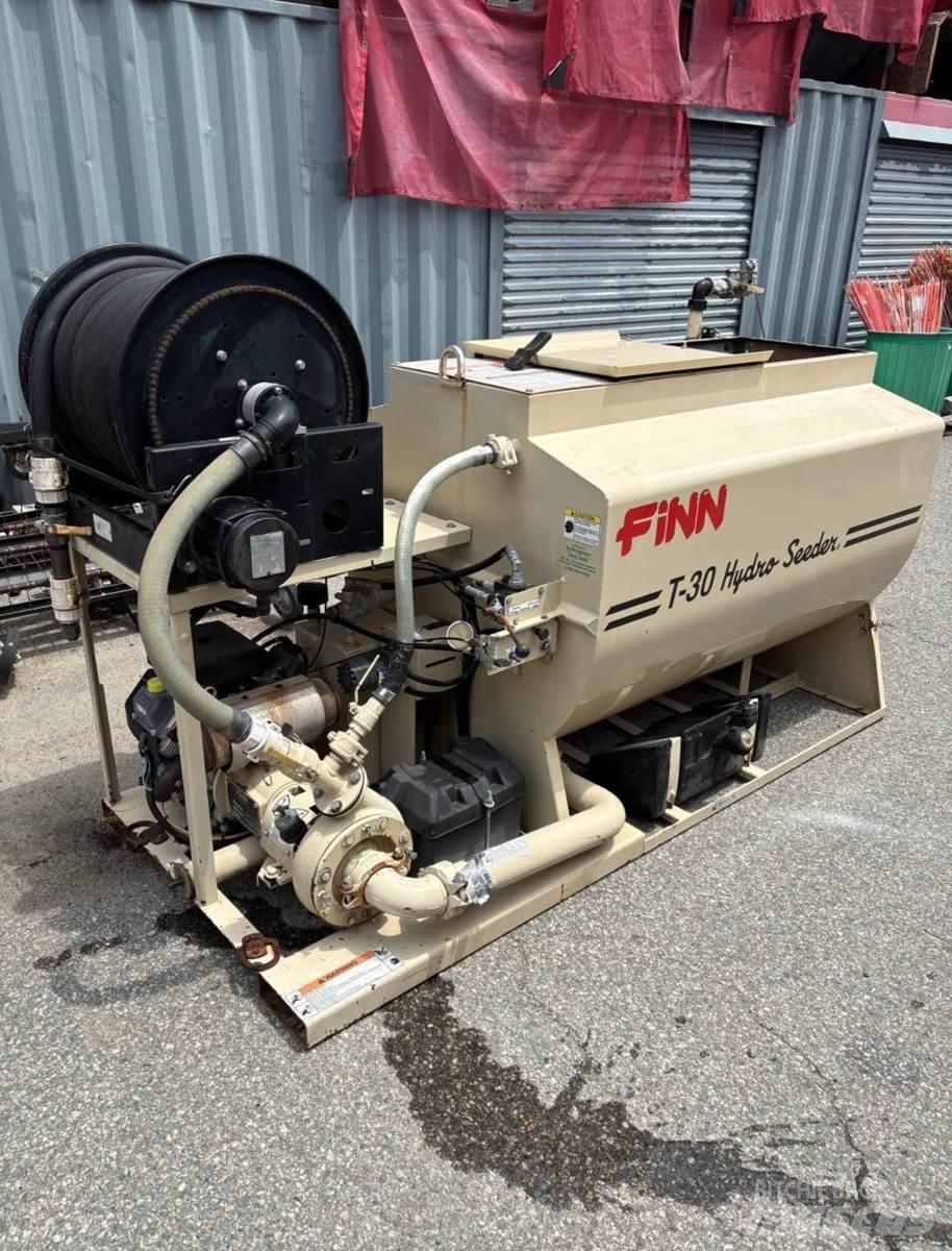 Finn T30 裝料斗、鼓風機和升降機
