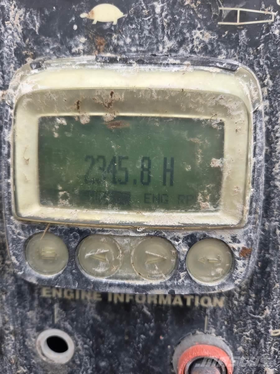 Finn T330 裝料斗、鼓風機和升降機