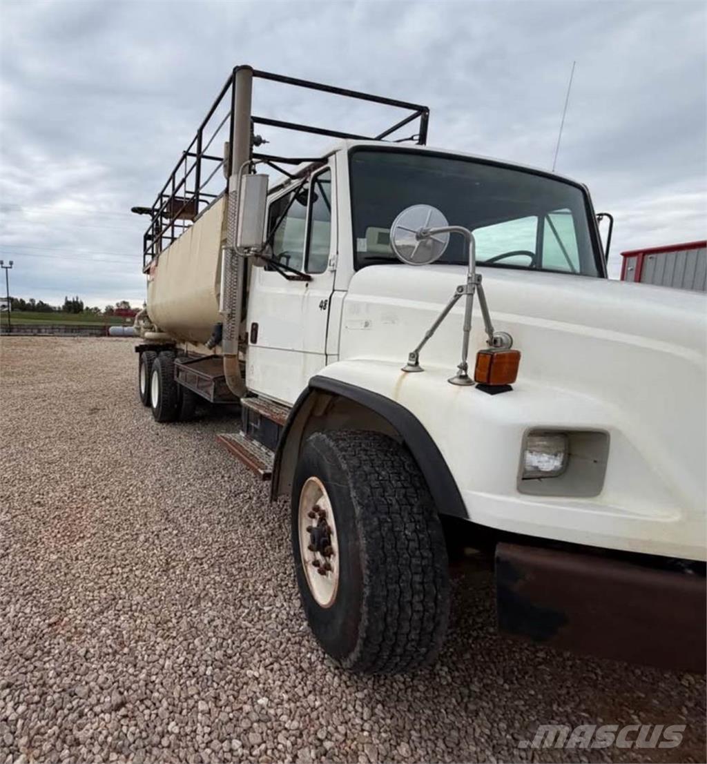 Finn T330 裝料斗、鼓風機和升降機