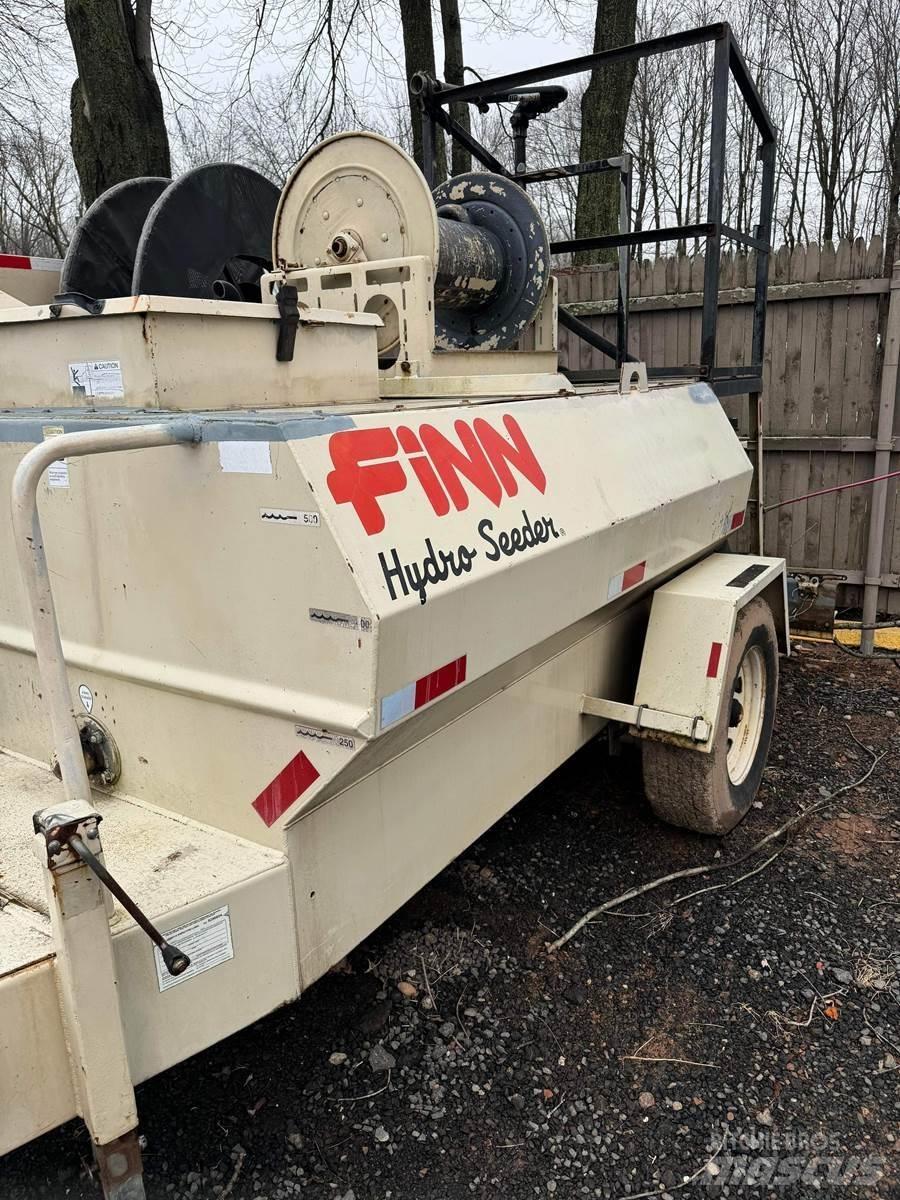 Finn T60T 裝料斗、鼓風機和升降機