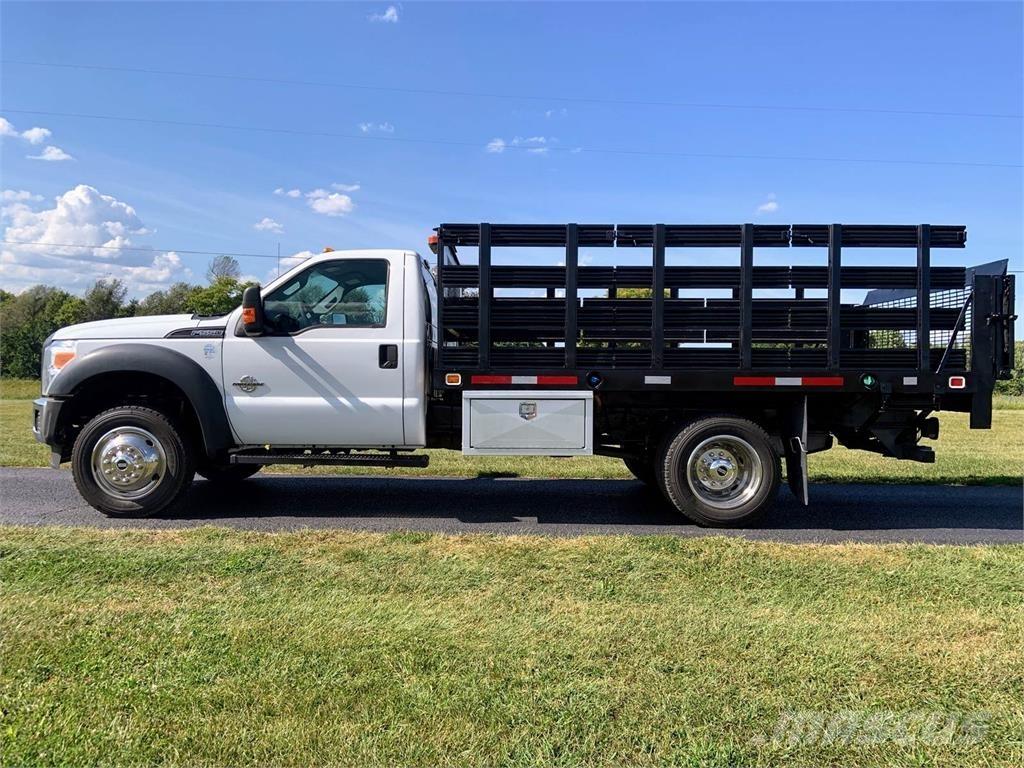 Ford 550 動物運輸貨卡車