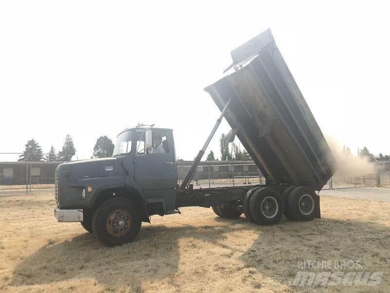 Ford 8000 傾卸式卡車