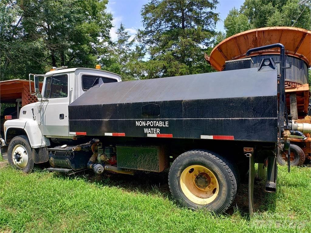 Ford 8000 運油車