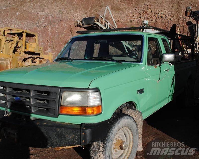 Ford F-250 皮卡.傳統半斗卡車/側卸板