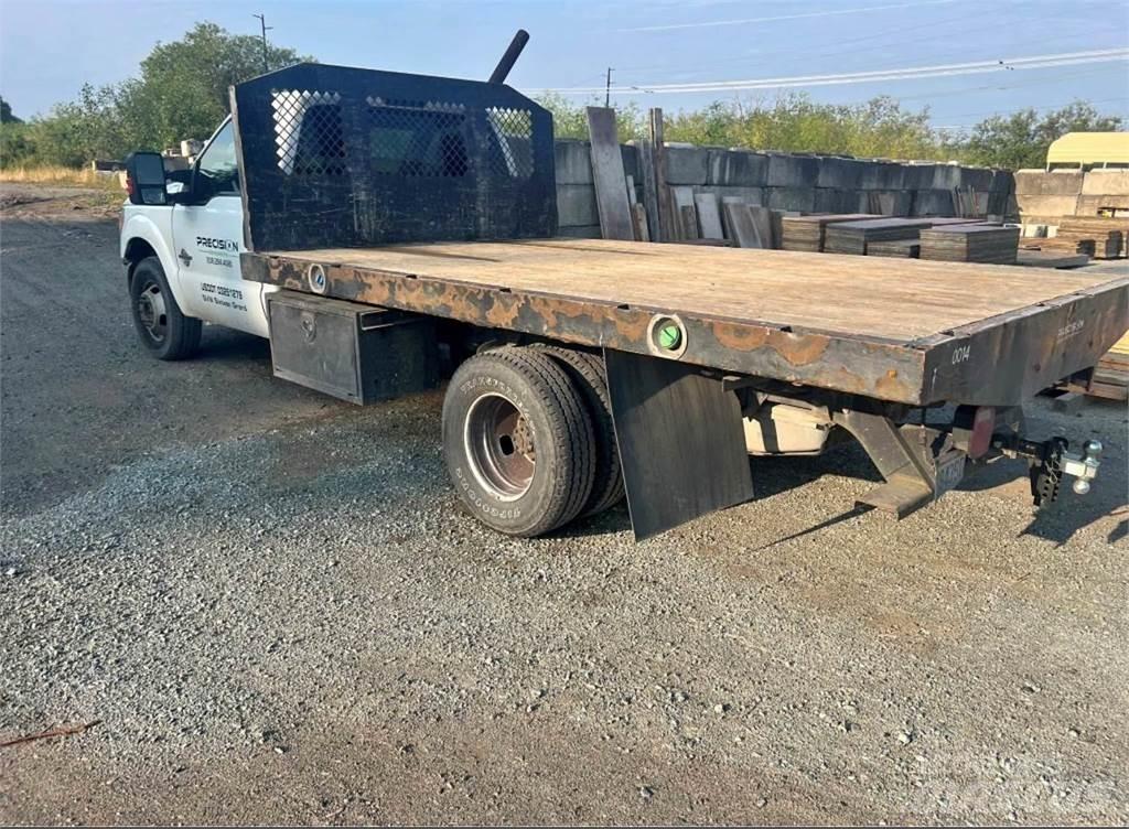 Ford F-350 平板式/側卸式卡車