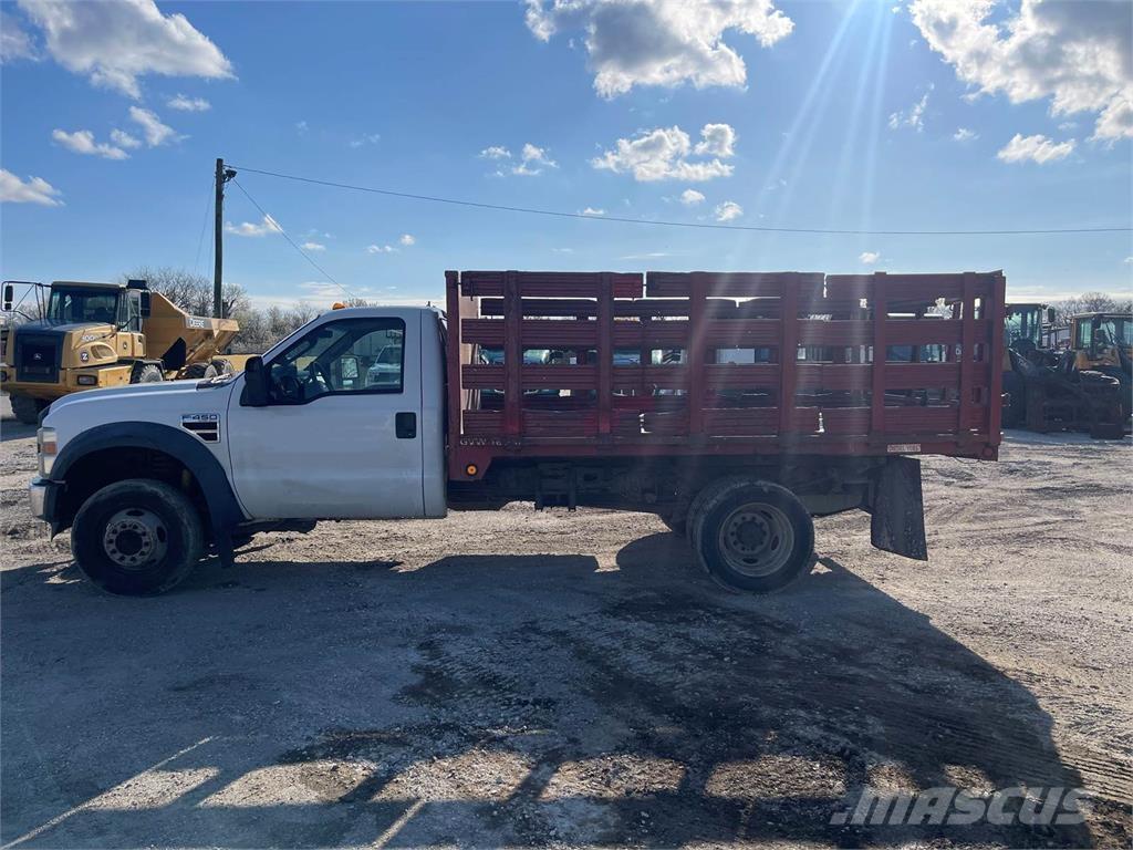 Ford F-450 動物運輸貨卡車