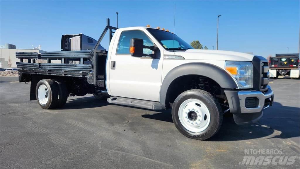 Ford F-550 動物運輸貨卡車
