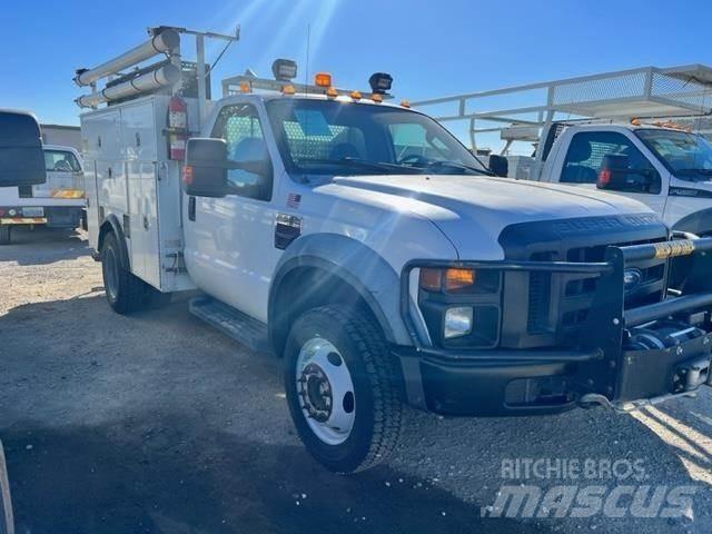 Ford F-550 都市/通用型車輛