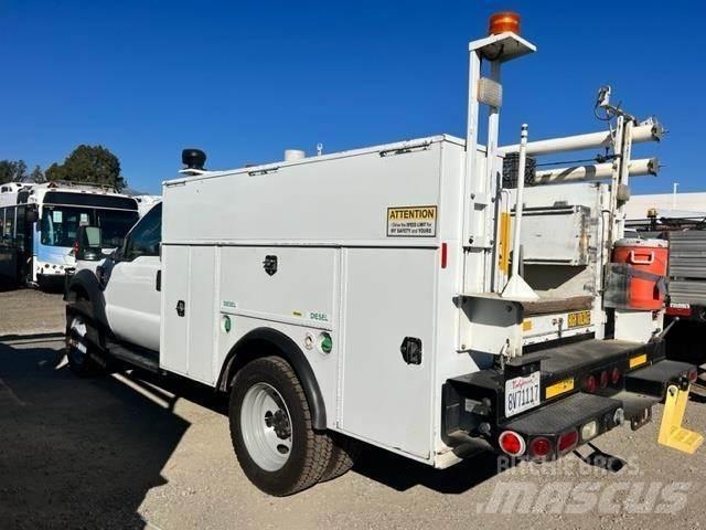 Ford F-550 都市/通用型車輛