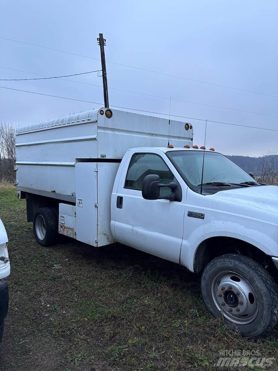 Ford F-550 都市/通用型車輛