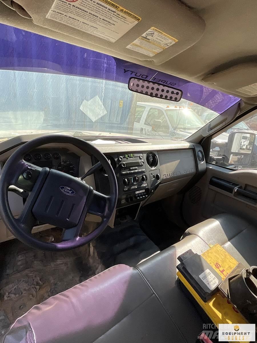 Ford F-550 都市/通用型車輛
