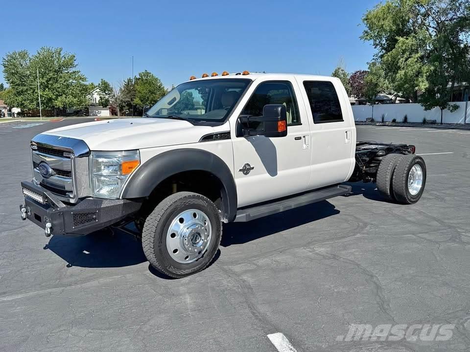 Ford F-550 商用底盤車