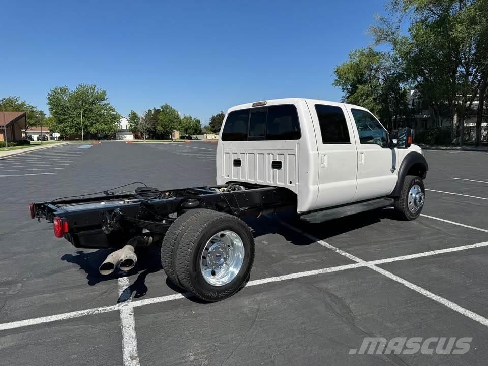 Ford F-550 商用底盤車