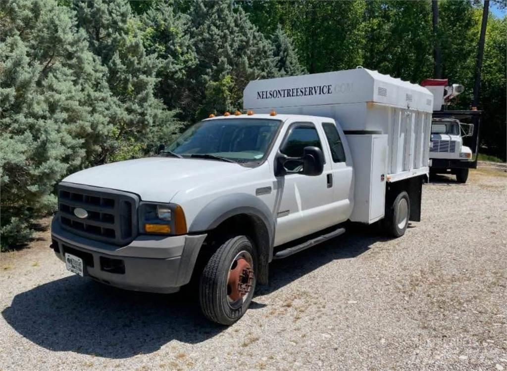 Ford F-550 碎木貨車