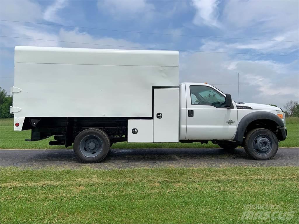 Ford F-550 碎木貨車