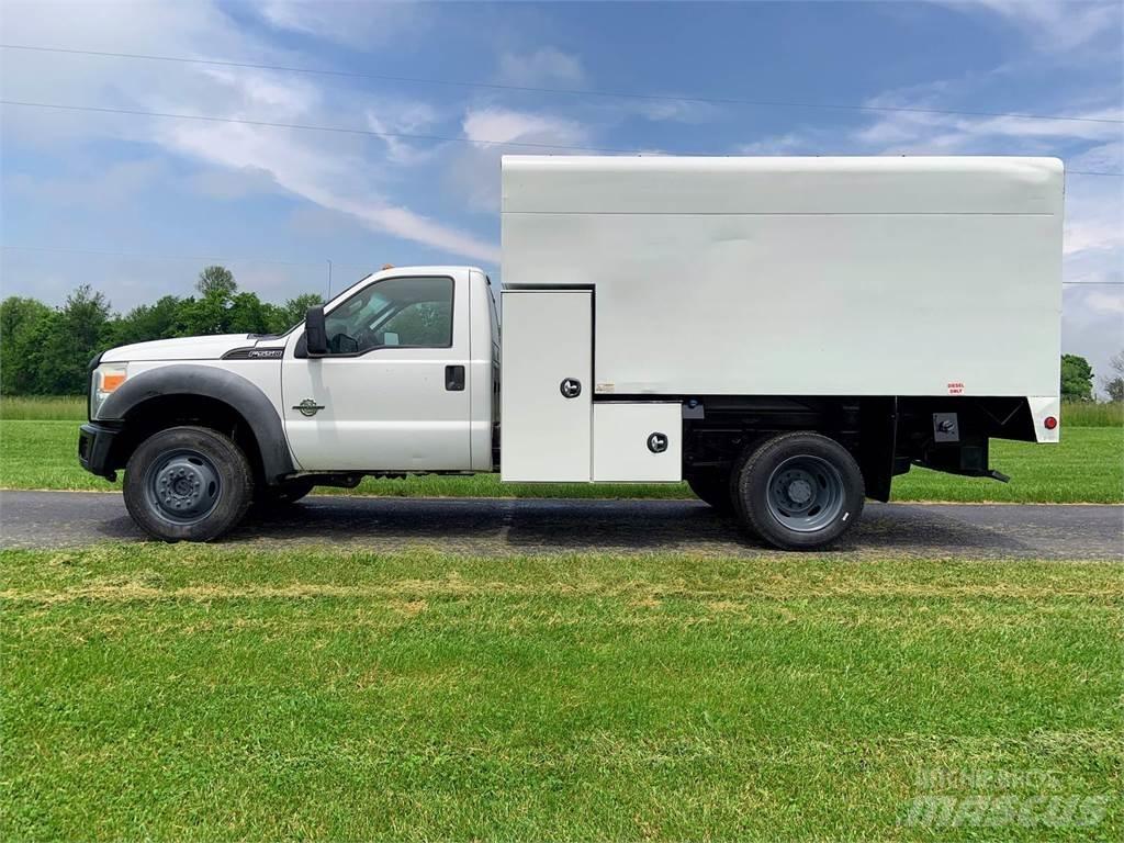 Ford F-550 碎木貨車