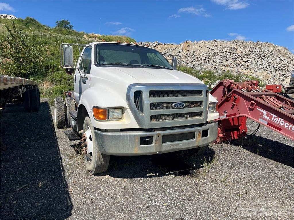 Ford F-650 商用底盤車