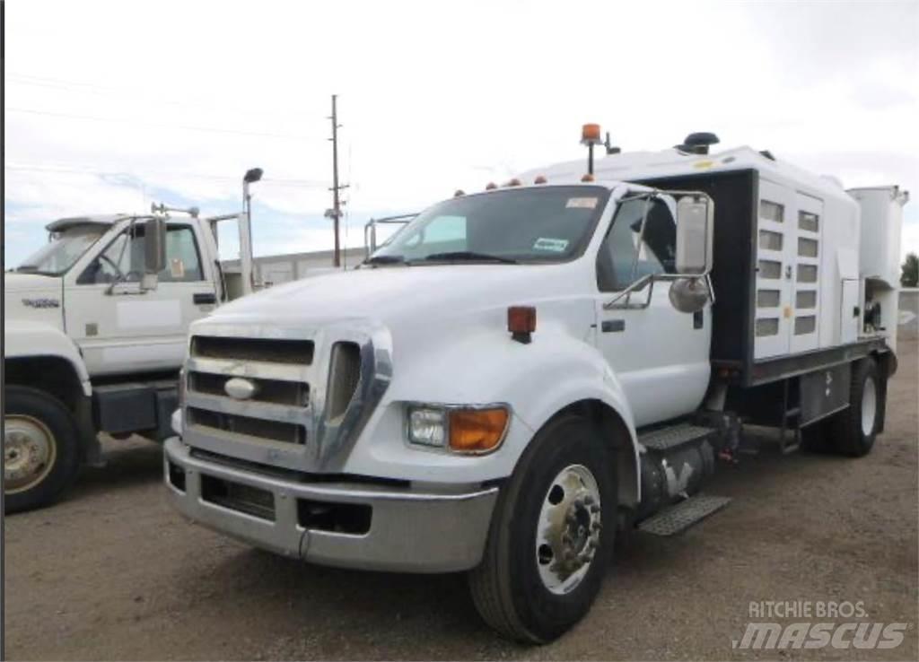 Ford F-650 組合/真空油槽車