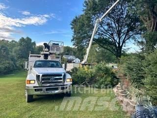 Ford F-750 起重機卡車