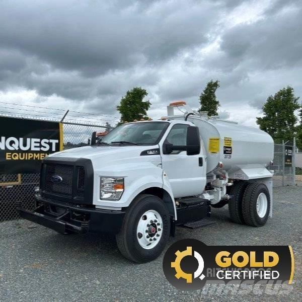 Ford F-750 運油車