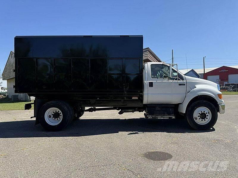 Ford F-750 碎木貨車