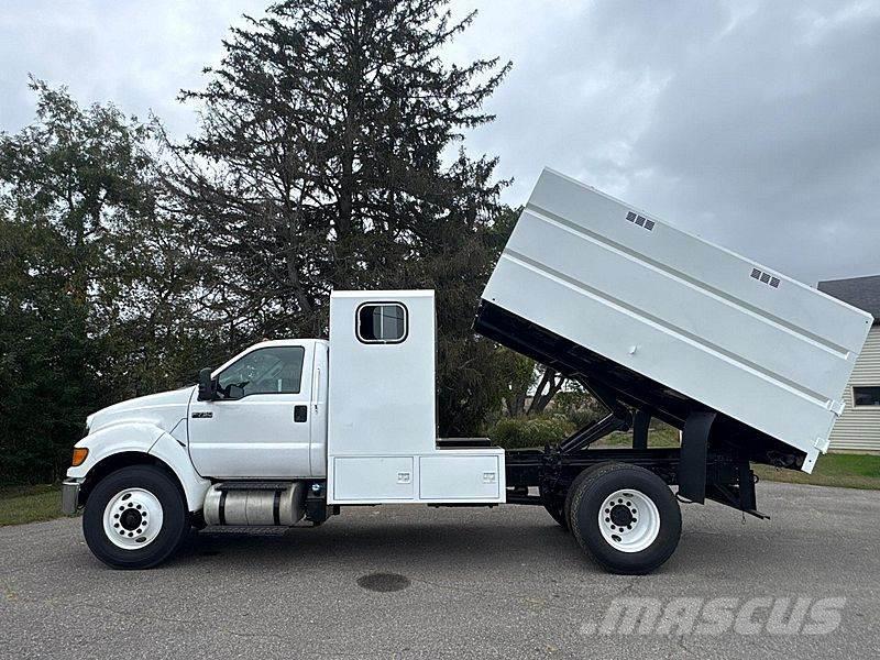 Ford F-750 碎木貨車